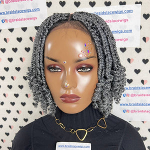 Caja de rizos cortos hechos a mano trenzas pelucas trenzadas rizadas para mujeres negras gris